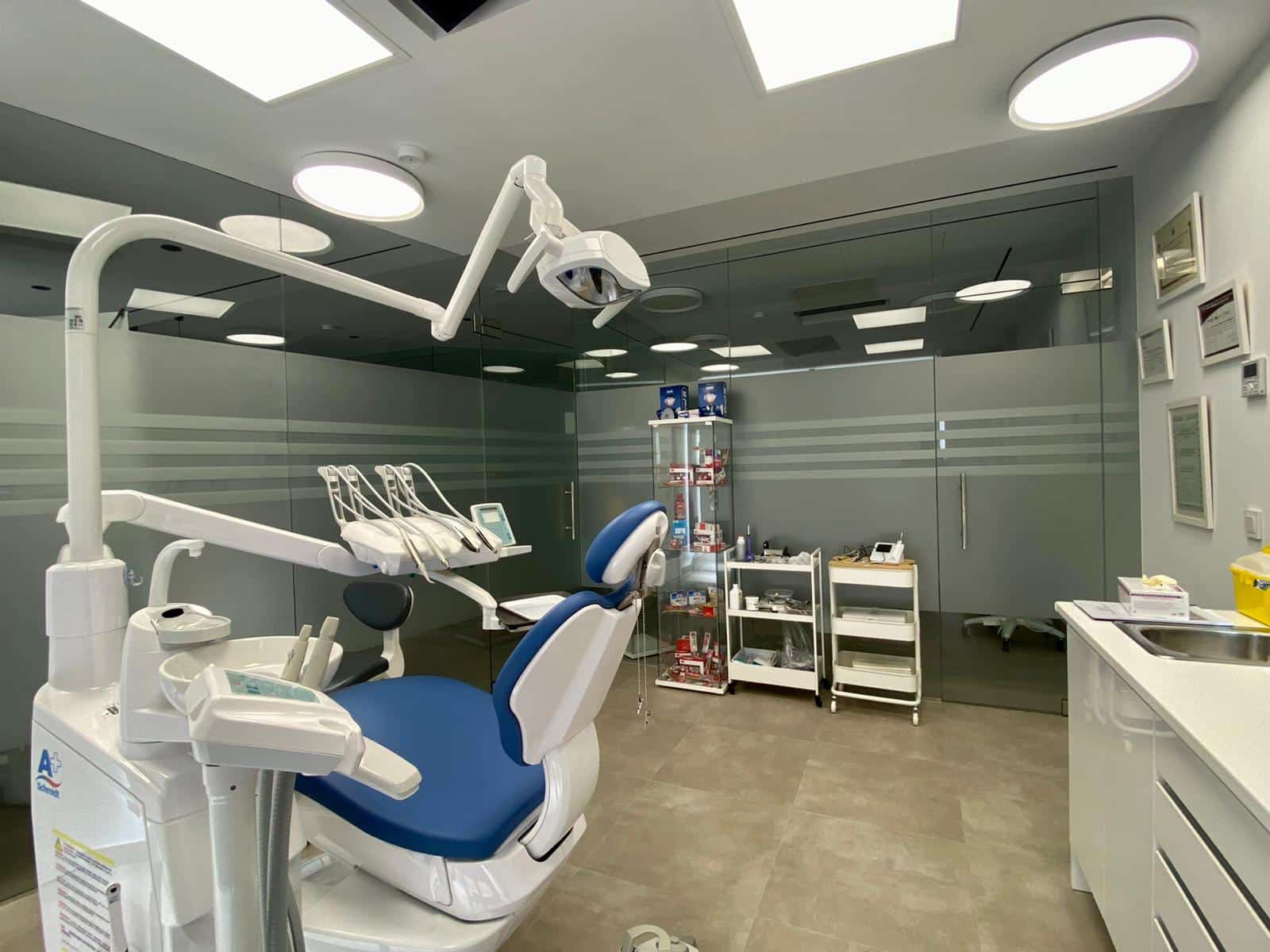 Adecuacion De Local De 235 M2 A Clinica De Especialidades Medicas En San Jose De La Rinconada. Sevilla 18