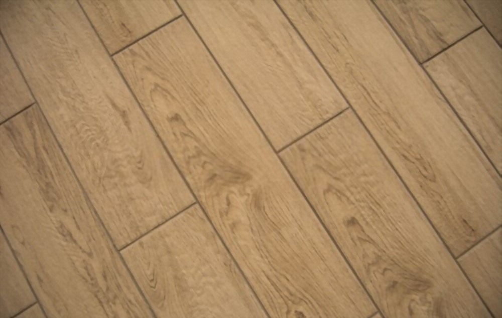 suelo porcelánico madera
